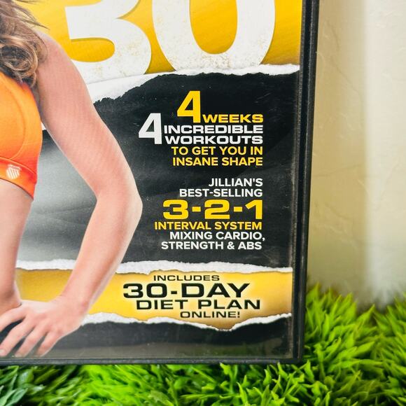 Jillian Michaels: Ripped in 30 (DVD) - Picture 2 of 4